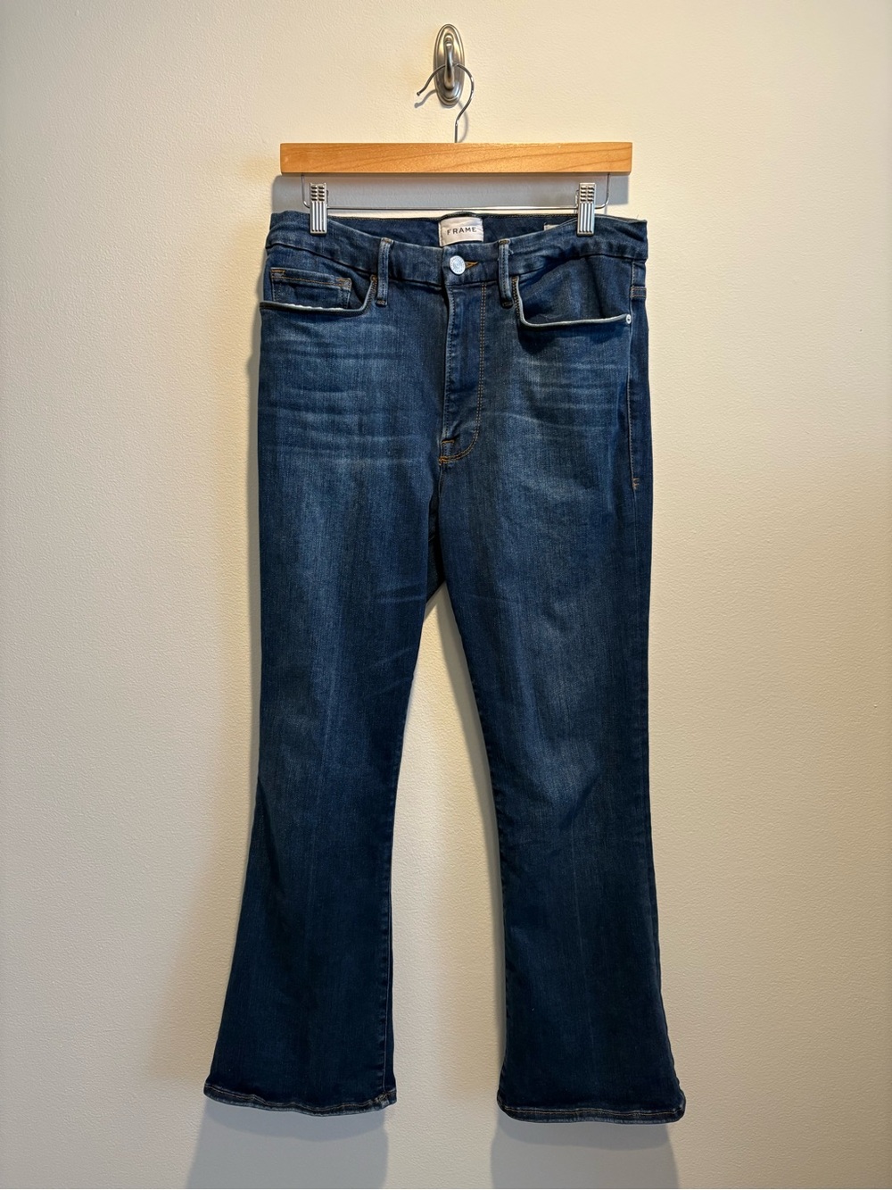 FRAME || Le One Crop Mini Boot Jeans in Prima Wash Multi-Size 2 (30-34) - Picture 2 of 13